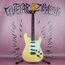 Load image into Gallery viewer, Fender Stratocaster '72 Reissue ST72-55 E Serial 1985 Olympic White MIJ Japan