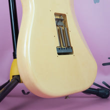 Load image into Gallery viewer, Fender Stratocaster '72 Reissue ST72-55 E Serial 1985 Olympic White MIJ Japan