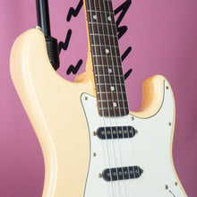 Load image into Gallery viewer, Fender Stratocaster '72 Reissue ST72-55 E Serial 1985 Olympic White MIJ Japan