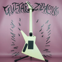 Load image into Gallery viewer, Fernandes BX-70 1980's Vintage White MIJ Japan Short Scale