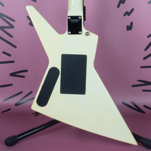 Load image into Gallery viewer, Fernandes BX-70 1980's Vintage White MIJ Japan Short Scale