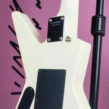 Load image into Gallery viewer, Fernandes BX-70 1980's Vintage White MIJ Japan Short Scale