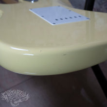 Load image into Gallery viewer, Fender Stratocaster '72 Reissue ST72 USA Pickups Olympic White 1990's MIJ Japan