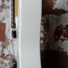 Load image into Gallery viewer, Charvel Super Dinky SDK-070-SH 1993 White MIJ Japan Vintage