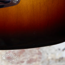 Load image into Gallery viewer, Fender Jaguar '66 Reissue JG66-85 1997 3 Tone Sunburst CIJ Japan
