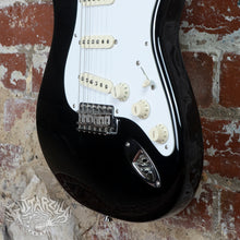 Load image into Gallery viewer, Fender Stratocaster 1957 Reissue AVRI American Vintage 2004 Black Thin Skin