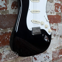 Load image into Gallery viewer, Fender Stratocaster 1957 Reissue AVRI American Vintage 2004 Black Thin Skin
