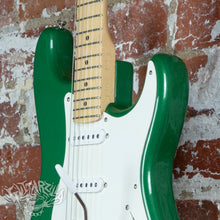 Load image into Gallery viewer, Fender Eric Clapton Stratocaster 2005 Candy Green 7UP USA