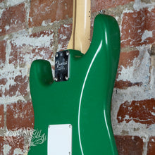 Load image into Gallery viewer, Fender Eric Clapton Stratocaster 2005 Candy Green 7UP USA