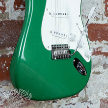 Load image into Gallery viewer, Fender Eric Clapton Stratocaster 2005 Candy Green 7UP USA