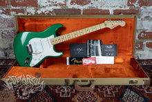 Load image into Gallery viewer, Fender Eric Clapton Stratocaster 2005 Candy Green 7UP USA