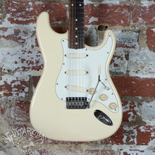 Load image into Gallery viewer, Fender Stratocaster '62 Reissue ST62-770LS 1989 Olympic White Lace Sensor Active MIJ Japan FujiGen