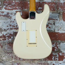 Load image into Gallery viewer, Fender Stratocaster '62 Reissue ST62-770LS 1989 Olympic White Lace Sensor Active MIJ Japan FujiGen