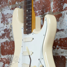 Load image into Gallery viewer, Fender Stratocaster '62 Reissue ST62-770LS 1989 Olympic White Lace Sensor Active MIJ Japan FujiGen