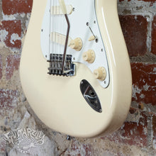 Load image into Gallery viewer, Fender Stratocaster '62 Reissue ST62-770LS 1989 Olympic White Lace Sensor Active MIJ Japan FujiGen