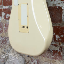 Load image into Gallery viewer, Fender Stratocaster '62 Reissue ST62-770LS 1989 Olympic White Lace Sensor Active MIJ Japan FujiGen