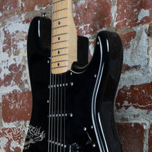 Load image into Gallery viewer, Squier Silver Series Stratocaster 1993 Black MIJ Japan FujiGen