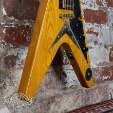Load image into Gallery viewer, Greco FV-900 Flying V 1978 Natural Ash MIJ FujiGen