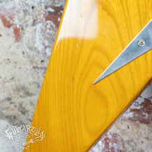 Load image into Gallery viewer, Greco FV-900 Flying V 1978 Natural Ash MIJ FujiGen