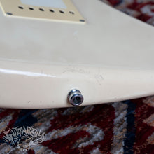 Load image into Gallery viewer, Fender Stratocaster '62 Reissue ST62-770LS 1989 Olympic White Lace Sensor Active MIJ Japan FujiGen