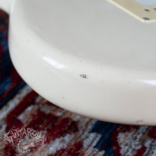 Load image into Gallery viewer, Fender Stratocaster '62 Reissue ST62-770LS 1989 Olympic White Lace Sensor Active MIJ Japan FujiGen