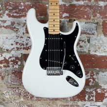 Load image into Gallery viewer, Squier Silver Series Stratocaster 1993 White MIJ Japan FujiGen