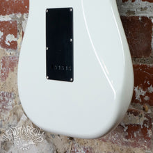 Load image into Gallery viewer, Squier Silver Series Stratocaster 1993 White MIJ Japan FujiGen