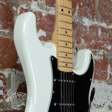 Load image into Gallery viewer, Squier Silver Series Stratocaster 1993 White MIJ Japan FujiGen