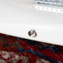 Load image into Gallery viewer, Squier Silver Series Stratocaster 1993 White MIJ Japan FujiGen