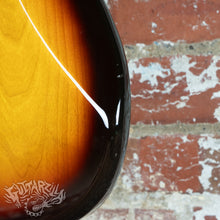 Load image into Gallery viewer, Fender Jazzmaster Classic 60's 2015 Sunburst MIJ Japan Exclusive