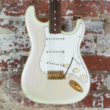 Load image into Gallery viewer, Fender Stratocaster '62 Reissue ST62-80SPL 2002 White Purple Passion CIJ Japan Pearlescent Finish