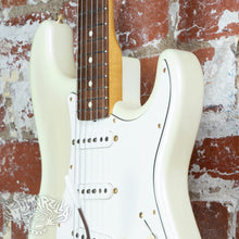 Load image into Gallery viewer, Fender Stratocaster '62 Reissue ST62-80SPL 2002 White Purple Passion CIJ Japan Pearlescent Finish