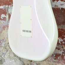 Load image into Gallery viewer, Fender Stratocaster '62 Reissue ST62-80SPL 2002 White Purple Passion CIJ Japan Pearlescent Finish