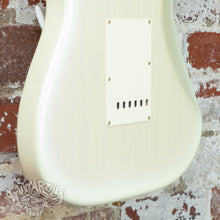 Load image into Gallery viewer, Fender Stratocaster '62 Reissue ST62-80SPL 2002 White Purple Passion CIJ Japan Pearlescent Finish