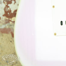 Load image into Gallery viewer, Fender Stratocaster '62 Reissue ST62-80SPL 2002 White Purple Passion CIJ Japan Pearlescent Finish