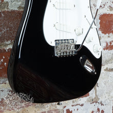 Load image into Gallery viewer, Fender Stratocaster '57 Reissue Lace Sensor Gold ST57-85LS 1993 Black MIJ Japan