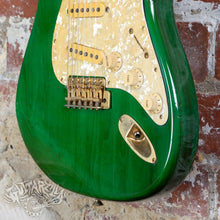 Load image into Gallery viewer, Fender Order Made Stratocaster '62 Reissue 1993 Transparent Green MIJ Japan FujiGen