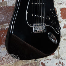 Load image into Gallery viewer, Fender Stratocaster '72 Reissue ST72-55 E Serial 1985 Black MIJ Japan