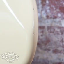 Load image into Gallery viewer, Fender Precision Bass '62 Reissue PB62 1992 Vintage White MIJ FujiGen