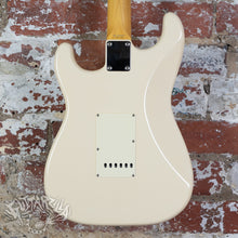 Load image into Gallery viewer, Fender Stratocaster '62 Reissue ST62-US 2004 Vintage White CIJ Japan Tokai Built