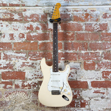 Load image into Gallery viewer, Fender Stratocaster '62 Reissue ST62-US 2004 Vintage White CIJ Japan Tokai Built