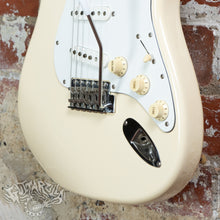 Load image into Gallery viewer, Fender Stratocaster '62 Reissue ST62-US 2004 Vintage White CIJ Japan Tokai Built