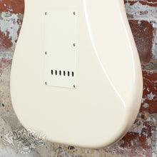 Load image into Gallery viewer, Fender Stratocaster '62 Reissue ST62-US 2004 Vintage White CIJ Japan Tokai Built