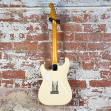 Load image into Gallery viewer, Fender Stratocaster '62 Reissue ST62-770LS 1989 Olympic White Lace Sensor Active MIJ Japan FujiGen