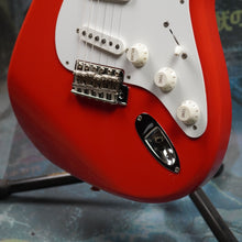 Load image into Gallery viewer, Fender Stratocaster '57 Reissue ST57-US 2006 Fiesta Red CIJ Japan
