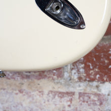 Load image into Gallery viewer, Fender Stratocaster '62 Reissue ST62-770LS 1989 Olympic White Lace Sensor Active MIJ Japan FujiGen