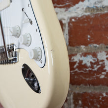 Load image into Gallery viewer, Fender Stratocaster '62 Reissue ST62-770LS 1989 Olympic White Lace Sensor Active MIJ Japan FujiGen
