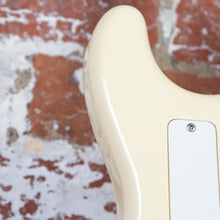 Load image into Gallery viewer, Fender Stratocaster '62 Reissue ST62-770LS 1989 Olympic White Lace Sensor Active MIJ Japan FujiGen