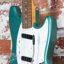 Load image into Gallery viewer, Fender Mustang '69 Reissue MG69-77 2006 Ocean Turquoise Metallic Competition Stripe Japan