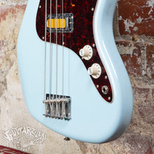Load image into Gallery viewer, Fender Gold Foil Jazz Bass 2022 Sonic Blue